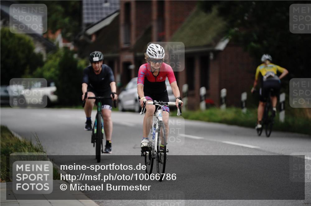 30.08.2026 - Elbe Triathlon Hamburg Michael Burmester http://msf.ph/oto/10066786 30.08.2026 15:28:44 Radfahren  meine-sportfotos.de
