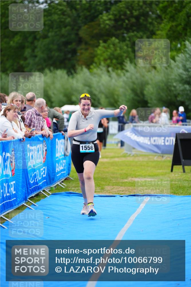 30.08.2026 - Elbe Triathlon Hamburg LAZAROV Photography http://msf.ph/oto/10066799 30.08.2026 12:20:15 Ziel 1566 meine-sportfotos.de