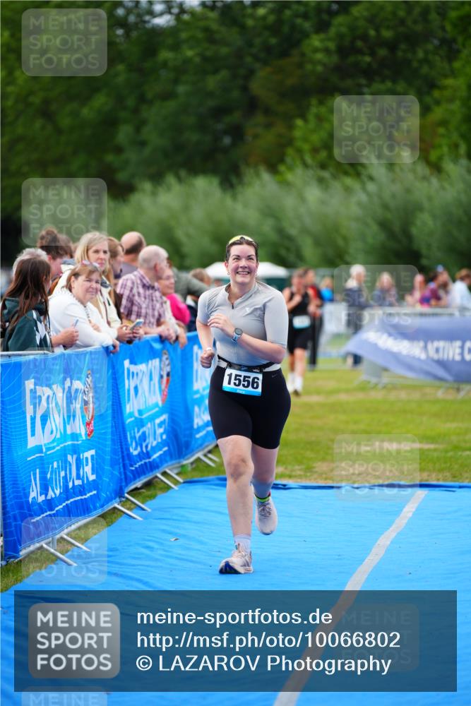 30.08.2026 - Elbe Triathlon Hamburg LAZAROV Photography http://msf.ph/oto/10066802 30.08.2026 12:20:16 Ziel 1541, 1566 meine-sportfotos.de