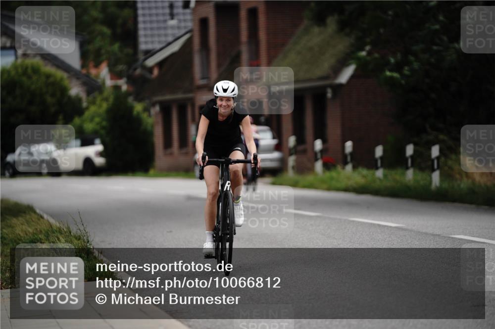30.08.2026 - Elbe Triathlon Hamburg Michael Burmester http://msf.ph/oto/10066812 30.08.2026 15:29:12 Radfahren  meine-sportfotos.de
