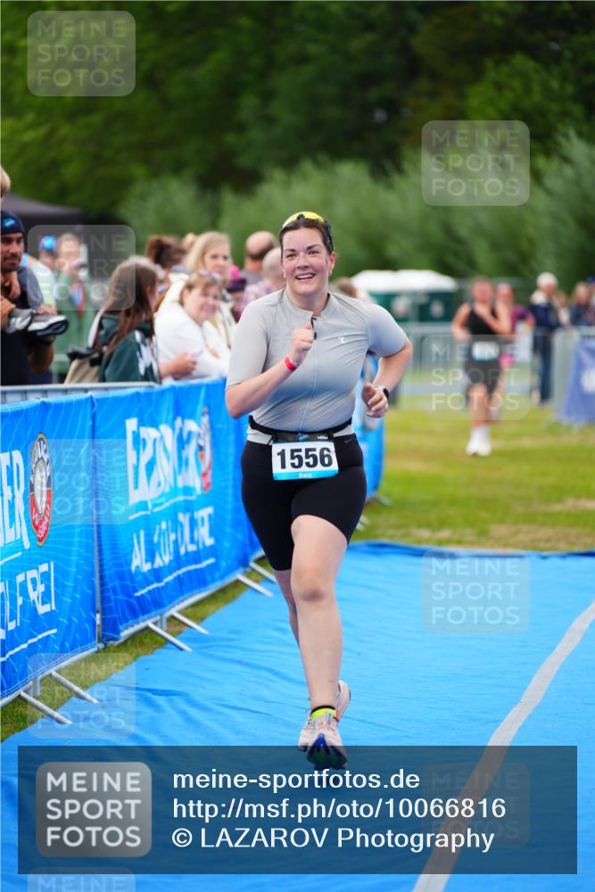 30.08.2026 - Elbe Triathlon Hamburg LAZAROV Photography http://msf.ph/oto/10066816 30.08.2026 12:20:17 Ziel 1541, 1566, 1635 meine-sportfotos.de
