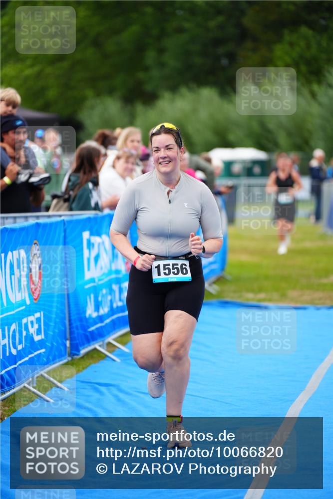 30.08.2026 - Elbe Triathlon Hamburg LAZAROV Photography http://msf.ph/oto/10066820 30.08.2026 12:20:17 Ziel 1541, 1566, 1635 meine-sportfotos.de