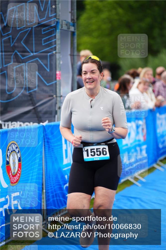 30.08.2026 - Elbe Triathlon Hamburg LAZAROV Photography http://msf.ph/oto/10066830 30.08.2026 12:20:18 Ziel 1541, 1566, 1635 meine-sportfotos.de