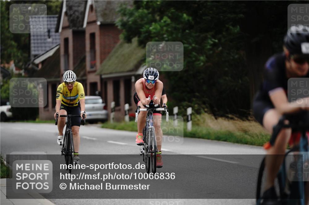 30.08.2026 - Elbe Triathlon Hamburg Michael Burmester http://msf.ph/oto/10066836 30.08.2026 15:30:10 Radfahren  meine-sportfotos.de