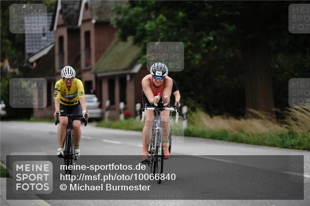 30.08.2026 - Elbe Triathlon Hamburg Michael Burmester http://msf.ph/oto/10066840 30.08.2026 15:30:10 Radfahren  meine-sportfotos.de