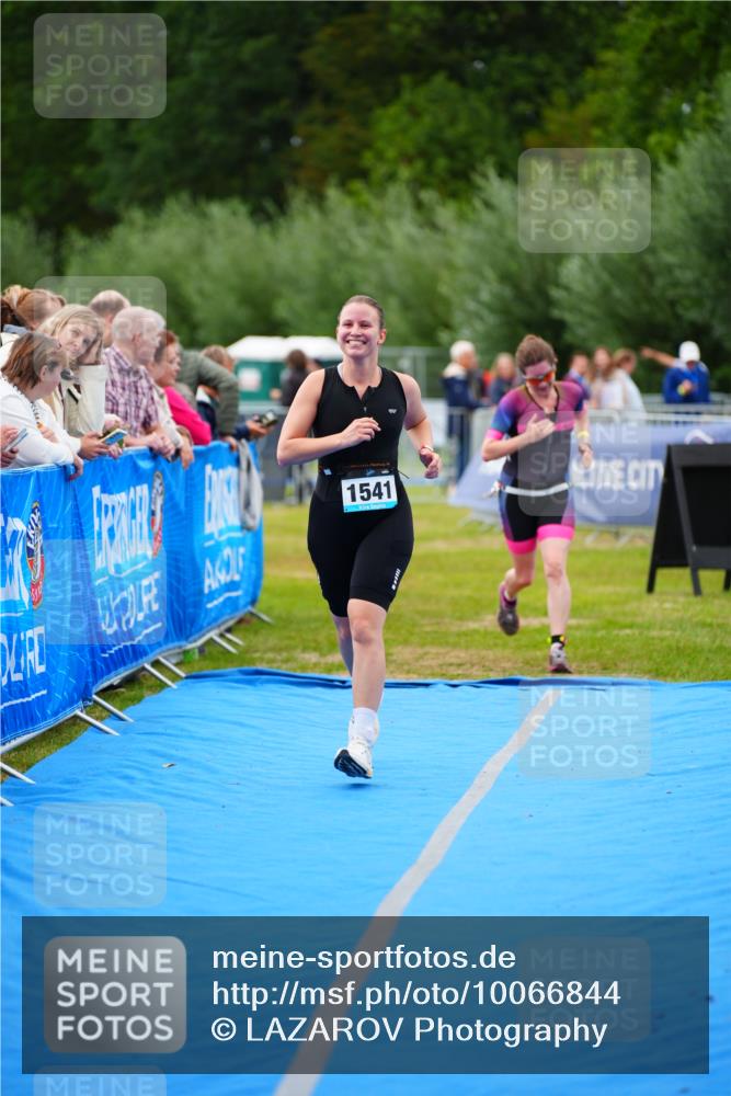30.08.2026 - Elbe Triathlon Hamburg LAZAROV Photography http://msf.ph/oto/10066844 30.08.2026 12:20:23 Ziel 1541, 1635 meine-sportfotos.de