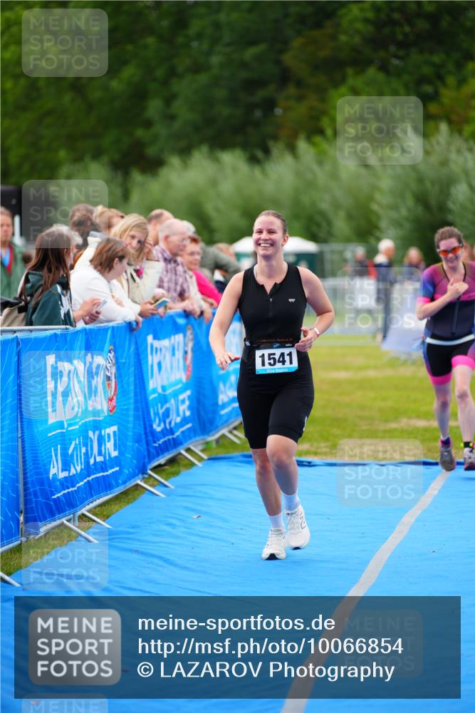 30.08.2026 - Elbe Triathlon Hamburg LAZAROV Photography http://msf.ph/oto/10066854 30.08.2026 12:20:23 Ziel 1541, 1635 meine-sportfotos.de