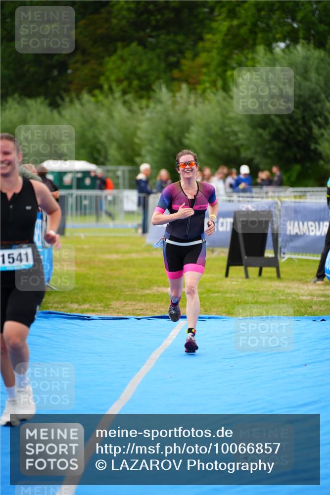 30.08.2026 - Elbe Triathlon Hamburg LAZAROV Photography http://msf.ph/oto/10066857 30.08.2026 12:20:24 Ziel 1541, 1635 meine-sportfotos.de