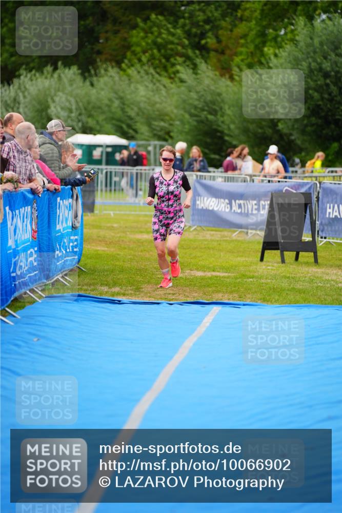 30.08.2026 - Elbe Triathlon Hamburg LAZAROV Photography http://msf.ph/oto/10066902 30.08.2026 12:21:02 Ziel 1673 meine-sportfotos.de
