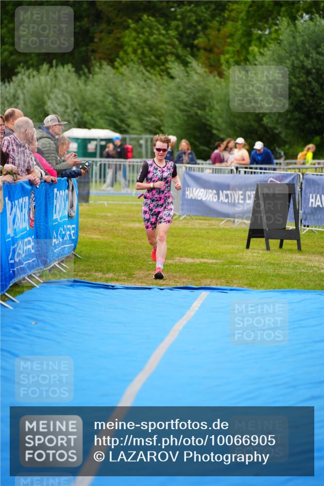 30.08.2026 - Elbe Triathlon Hamburg LAZAROV Photography http://msf.ph/oto/10066905 30.08.2026 12:21:02 Ziel 1673 meine-sportfotos.de