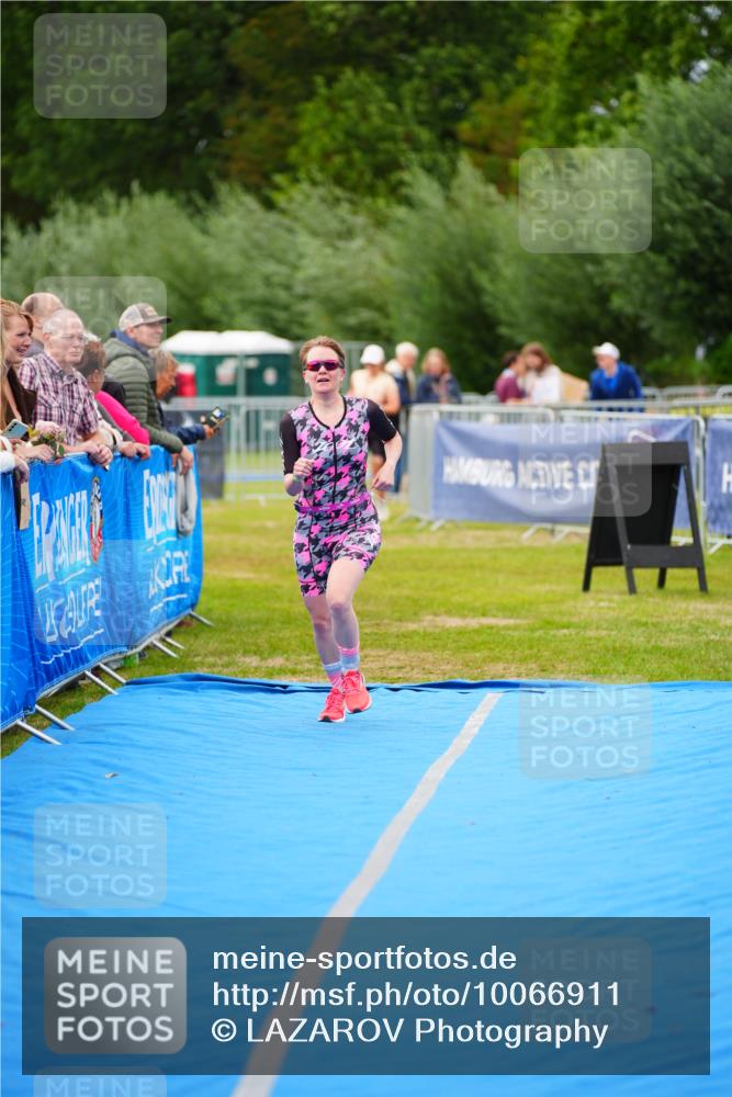 30.08.2026 - Elbe Triathlon Hamburg LAZAROV Photography http://msf.ph/oto/10066911 30.08.2026 12:21:03 Ziel 1673 meine-sportfotos.de