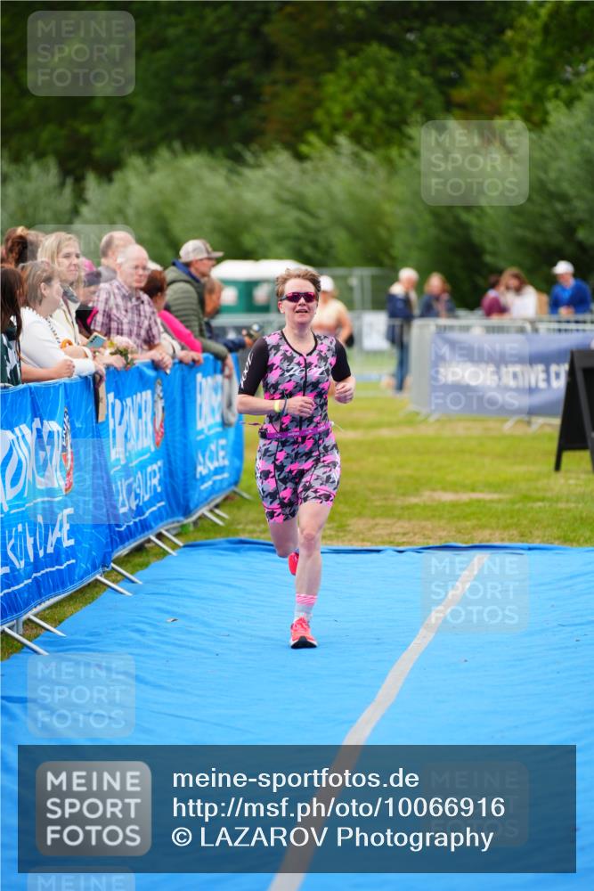 30.08.2026 - Elbe Triathlon Hamburg LAZAROV Photography http://msf.ph/oto/10066916 30.08.2026 12:21:04 Ziel 1673 meine-sportfotos.de