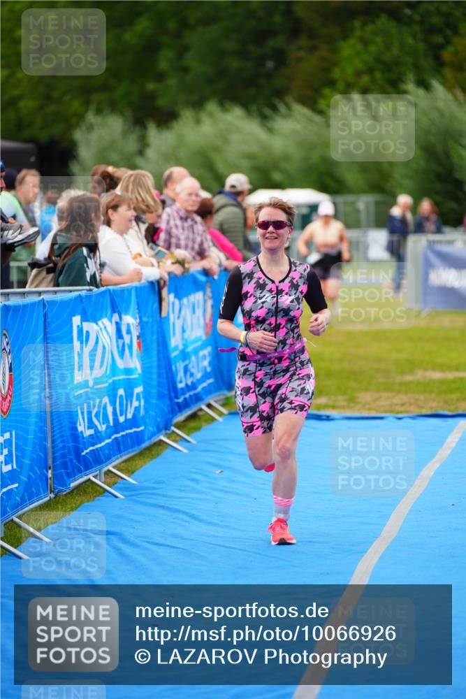 30.08.2026 - Elbe Triathlon Hamburg LAZAROV Photography http://msf.ph/oto/10066926 30.08.2026 12:21:05 Ziel 1673 meine-sportfotos.de