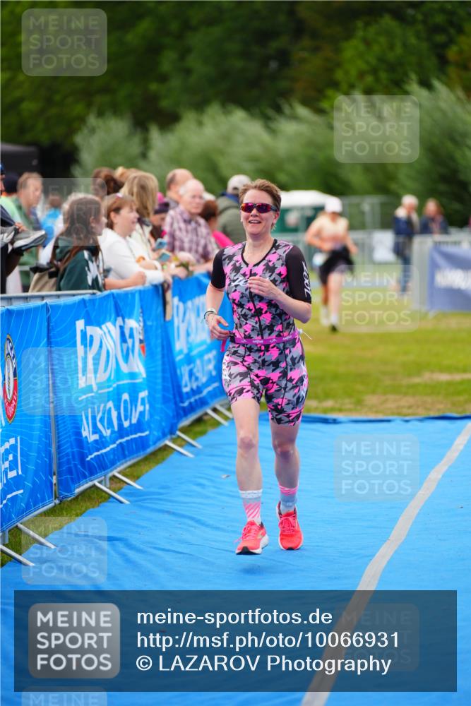30.08.2026 - Elbe Triathlon Hamburg LAZAROV Photography http://msf.ph/oto/10066931 30.08.2026 12:21:05 Ziel 1673 meine-sportfotos.de