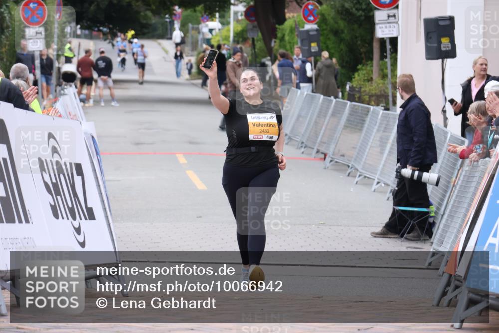 30.08.2026 - Blankeneser Heldenlauf Lena Gebhardt http://msf.ph/oto/10066942 30.08.2026 12:59:55 Ziel  meine-sportfotos.de