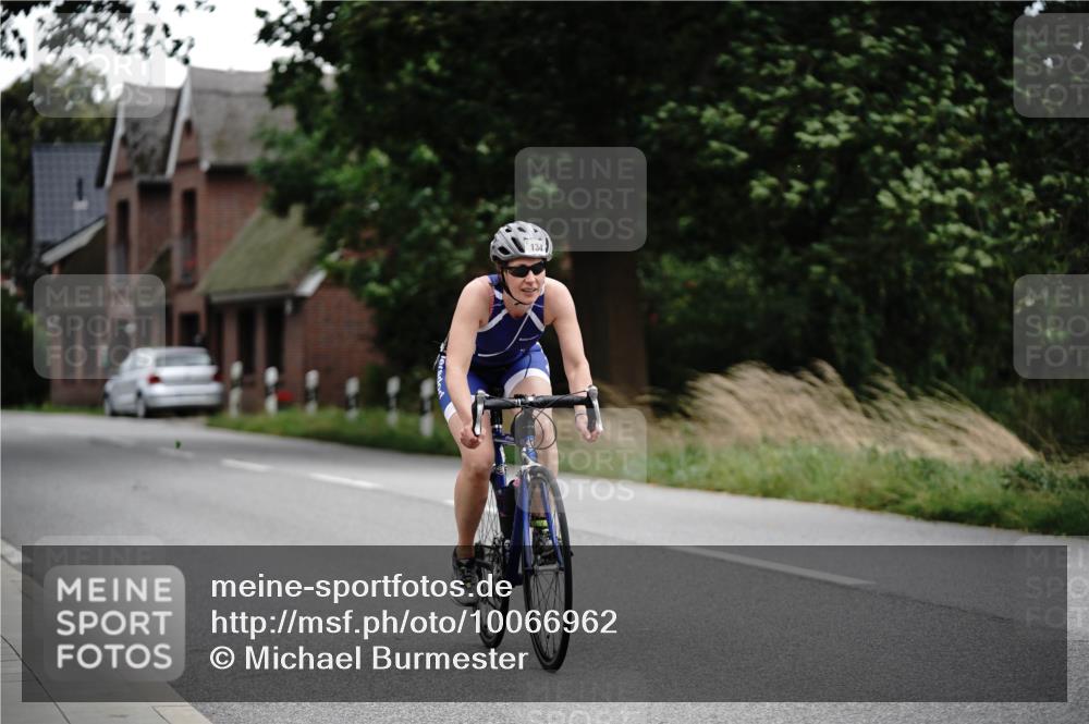 30.08.2026 - Elbe Triathlon Hamburg Michael Burmester http://msf.ph/oto/10066962 30.08.2026 15:32:01 Radfahren  meine-sportfotos.de