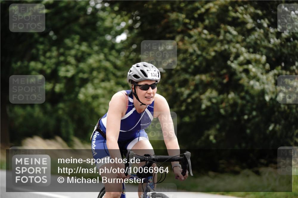 30.08.2026 - Elbe Triathlon Hamburg Michael Burmester http://msf.ph/oto/10066964 30.08.2026 15:32:01 Radfahren  meine-sportfotos.de