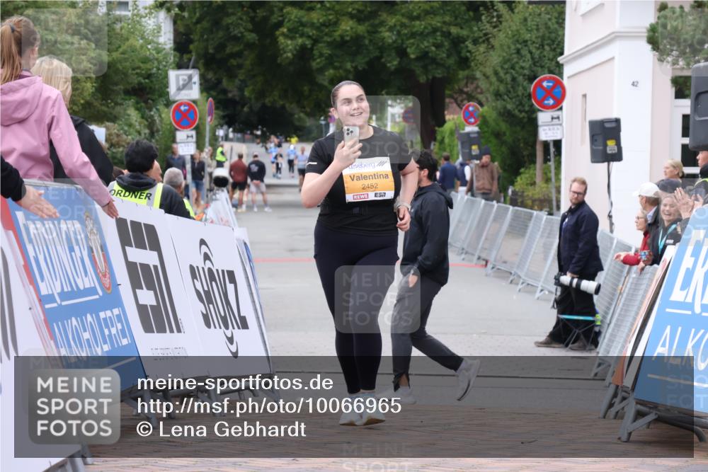 30.08.2026 - Blankeneser Heldenlauf Lena Gebhardt http://msf.ph/oto/10066965 30.08.2026 12:59:58 Ziel 2452 meine-sportfotos.de