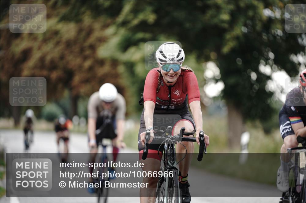 30.08.2026 - Elbe Triathlon Hamburg Michael Burmester http://msf.ph/oto/10066966 30.08.2026 09:13:23 Radfahren 229, 238, 245, 248, 318, 346, 385, 689 meine-sportfotos.de