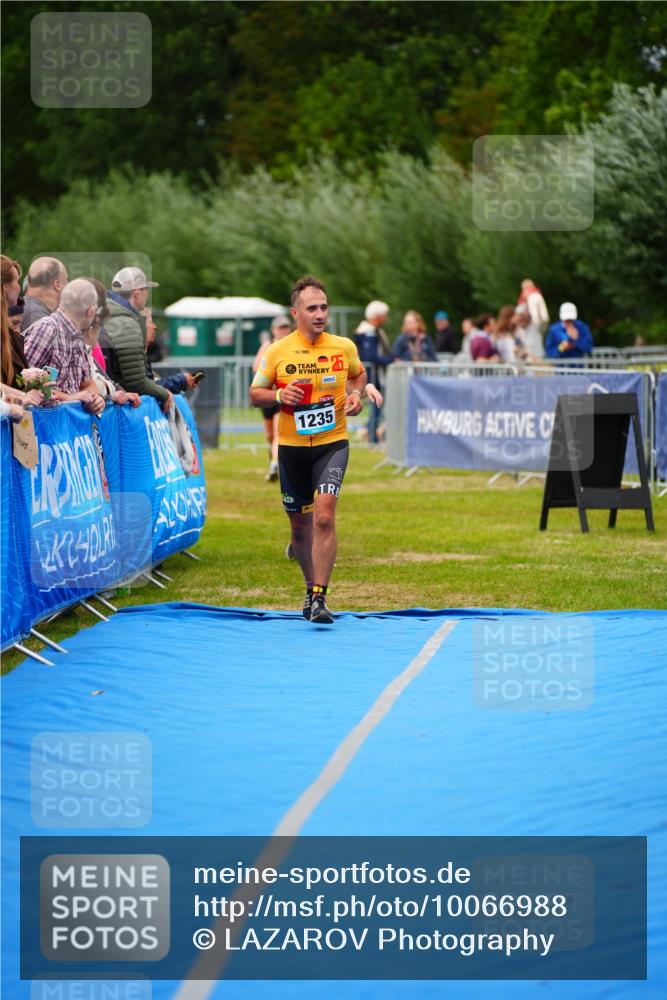 30.08.2026 - Elbe Triathlon Hamburg LAZAROV Photography http://msf.ph/oto/10066988 30.08.2026 12:21:41 Ziel 1235, 1519, 1546 meine-sportfotos.de