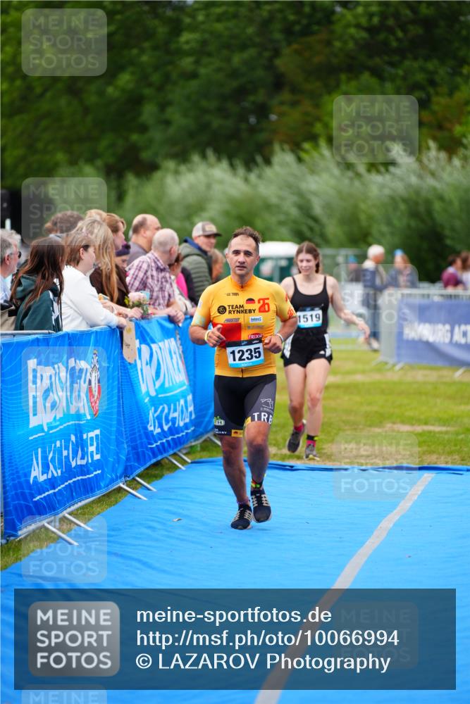 30.08.2026 - Elbe Triathlon Hamburg LAZAROV Photography http://msf.ph/oto/10066994 30.08.2026 12:21:42 Ziel 1235, 1519, 1546 meine-sportfotos.de