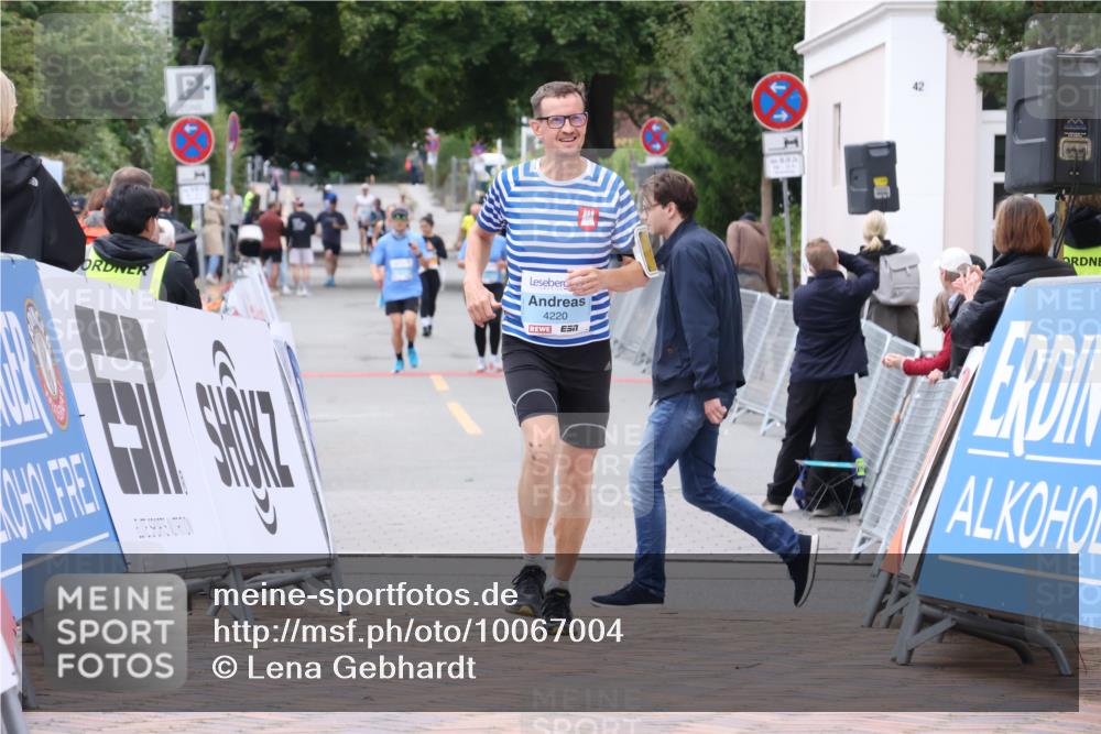 30.08.2026 - Blankeneser Heldenlauf Lena Gebhardt http://msf.ph/oto/10067004 30.08.2026 13:00:38 Ziel 4220 meine-sportfotos.de