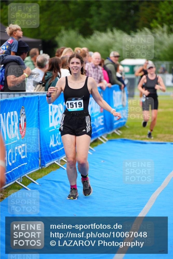 30.08.2026 - Elbe Triathlon Hamburg LAZAROV Photography http://msf.ph/oto/10067048 30.08.2026 12:21:46 Ziel 1235, 1519, 1546 meine-sportfotos.de