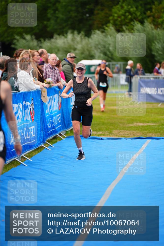 30.08.2026 - Elbe Triathlon Hamburg LAZAROV Photography http://msf.ph/oto/10067064 30.08.2026 12:21:48 Ziel 1519, 1546, 1606 meine-sportfotos.de