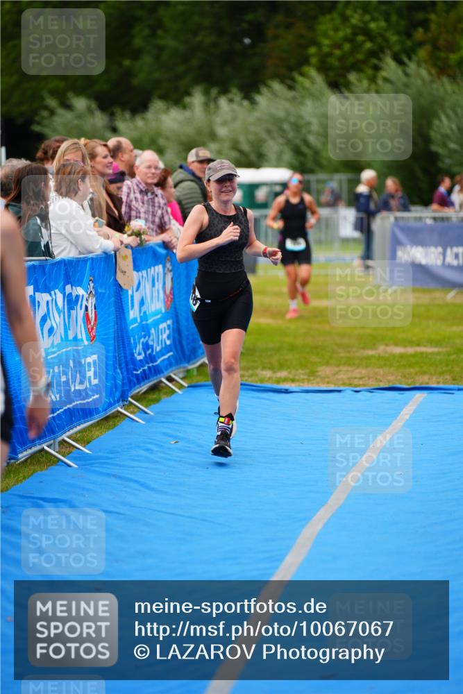 30.08.2026 - Elbe Triathlon Hamburg LAZAROV Photography http://msf.ph/oto/10067067 30.08.2026 12:21:48 Ziel 1519, 1546, 1606 meine-sportfotos.de
