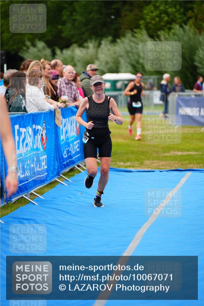30.08.2026 - Elbe Triathlon Hamburg LAZAROV Photography http://msf.ph/oto/10067071 30.08.2026 12:21:48 Ziel 1519, 1546, 1606 meine-sportfotos.de