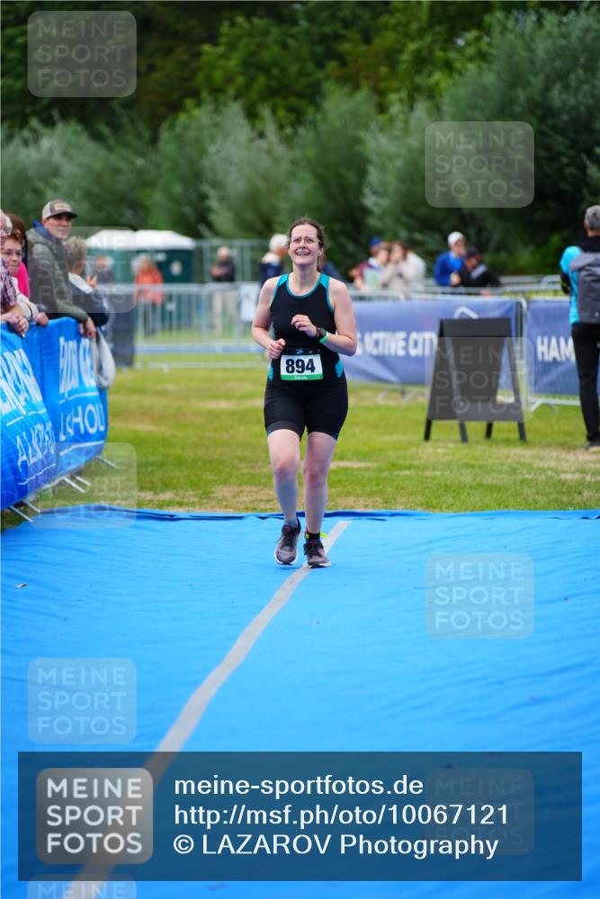 30.08.2026 - Elbe Triathlon Hamburg LAZAROV Photography http://msf.ph/oto/10067121 30.08.2026 12:22:00 Ziel 894 meine-sportfotos.de