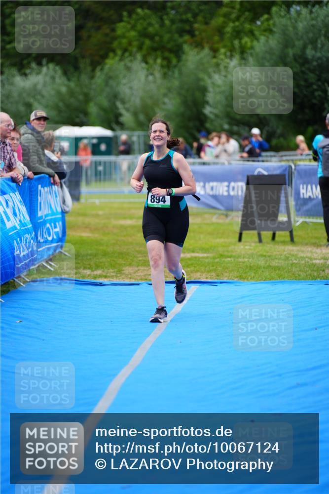 30.08.2026 - Elbe Triathlon Hamburg LAZAROV Photography http://msf.ph/oto/10067124 30.08.2026 12:22:00 Ziel 894 meine-sportfotos.de
