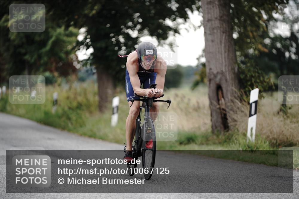 30.08.2026 - Elbe Triathlon Hamburg Michael Burmester http://msf.ph/oto/10067125 30.08.2026 09:14:32 Radfahren 195, 205, 215, 225, 315, 383, 460 meine-sportfotos.de