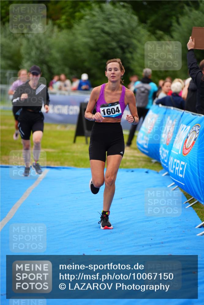 30.08.2026 - Elbe Triathlon Hamburg LAZAROV Photography http://msf.ph/oto/10067150 30.08.2026 12:22:09 Ziel 1408, 1604, 1613 meine-sportfotos.de