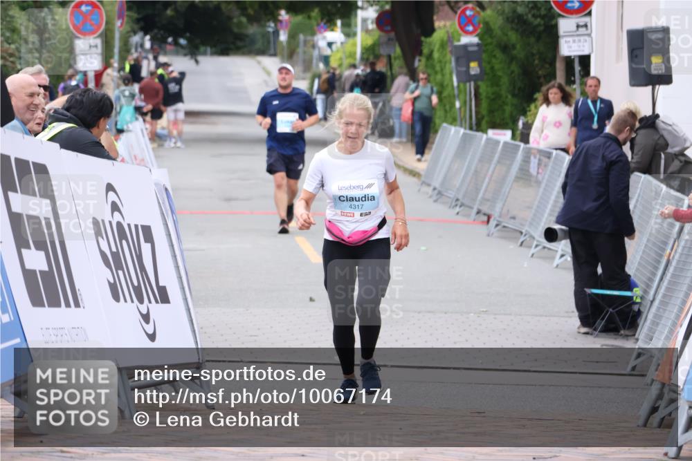 30.08.2026 - Blankeneser Heldenlauf Lena Gebhardt http://msf.ph/oto/10067174 30.08.2026 13:02:21 Ziel  meine-sportfotos.de