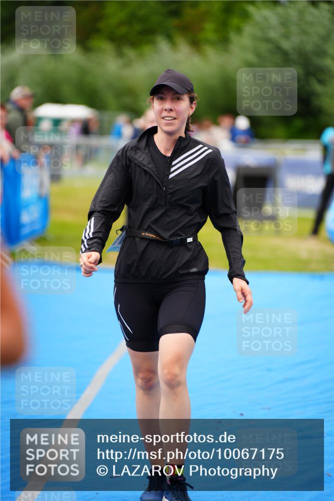 30.08.2026 - Elbe Triathlon Hamburg LAZAROV Photography http://msf.ph/oto/10067175 30.08.2026 12:22:13 Ziel 1408, 1604, 1613 meine-sportfotos.de
