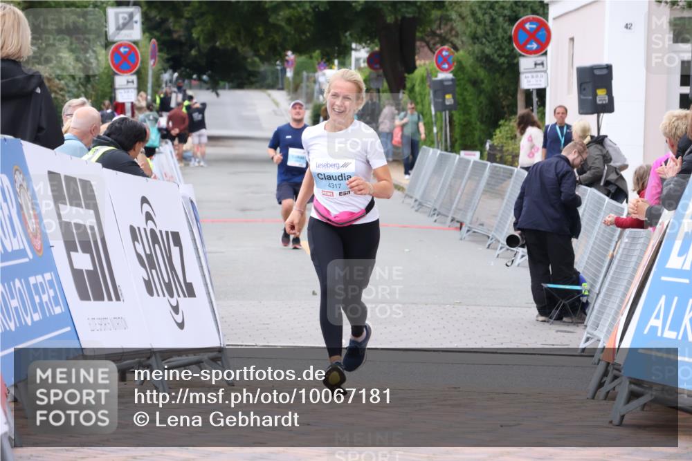 30.08.2026 - Blankeneser Heldenlauf Lena Gebhardt http://msf.ph/oto/10067181 30.08.2026 13:02:22 Ziel 4317 meine-sportfotos.de