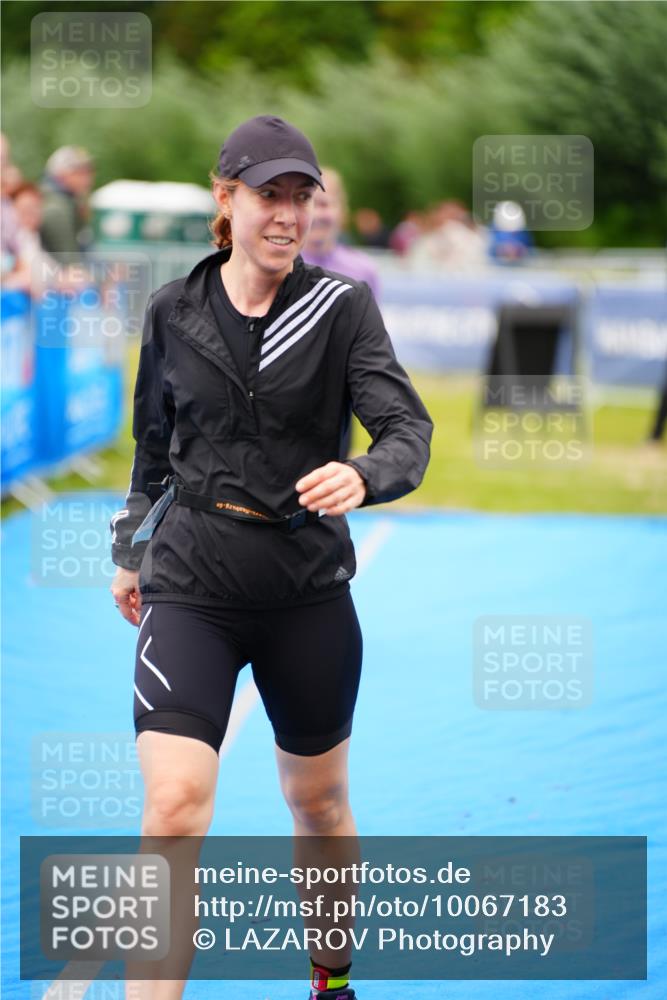 30.08.2026 - Elbe Triathlon Hamburg LAZAROV Photography http://msf.ph/oto/10067183 30.08.2026 12:22:13 Ziel 1408, 1604, 1613 meine-sportfotos.de