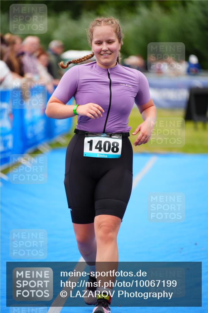 30.08.2026 - Elbe Triathlon Hamburg LAZAROV Photography http://msf.ph/oto/10067199 30.08.2026 12:22:16 Ziel 1408 meine-sportfotos.de