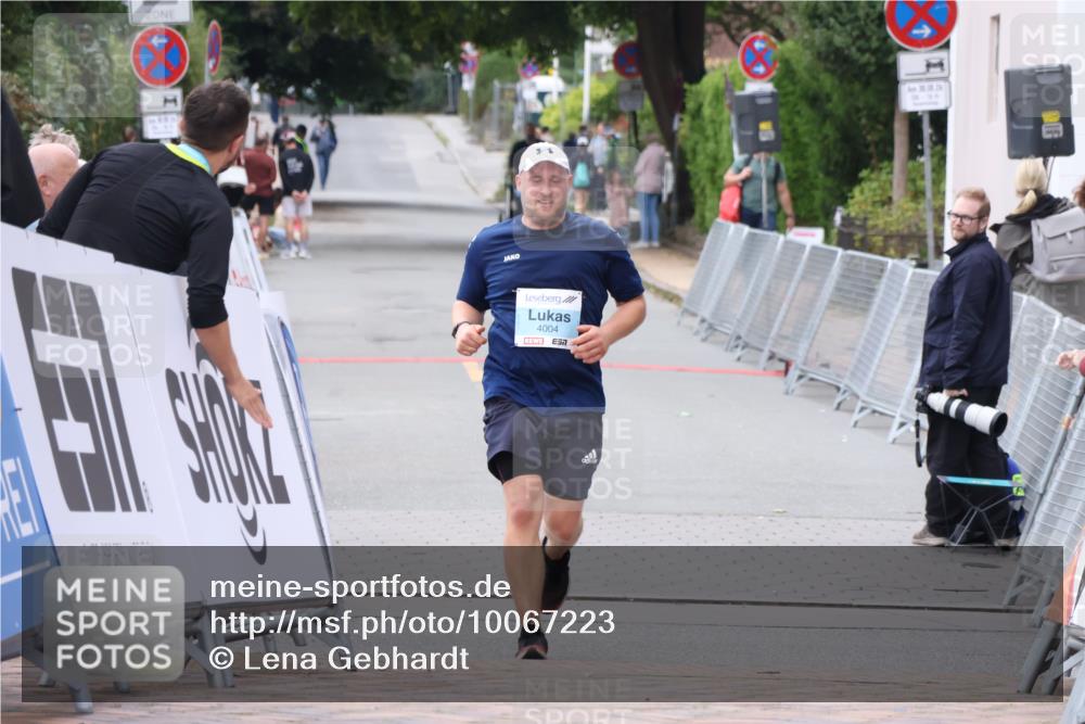 30.08.2026 - Blankeneser Heldenlauf Lena Gebhardt http://msf.ph/oto/10067223 30.08.2026 13:02:29 Ziel 4317 meine-sportfotos.de