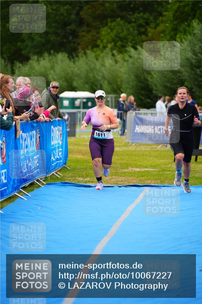 30.08.2026 - Elbe Triathlon Hamburg LAZAROV Photography http://msf.ph/oto/10067227 30.08.2026 12:22:46 Ziel 1609, 1611 meine-sportfotos.de
