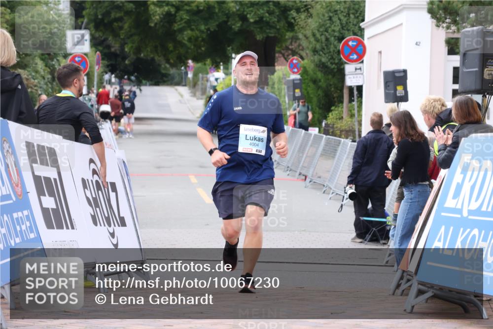 30.08.2026 - Blankeneser Heldenlauf Lena Gebhardt http://msf.ph/oto/10067230 30.08.2026 13:02:31 Ziel 4004, 4317 meine-sportfotos.de