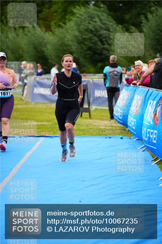 30.08.2026 - Elbe Triathlon Hamburg LAZAROV Photography http://msf.ph/oto/10067235 30.08.2026 12:22:47 Ziel 1609, 1611 meine-sportfotos.de