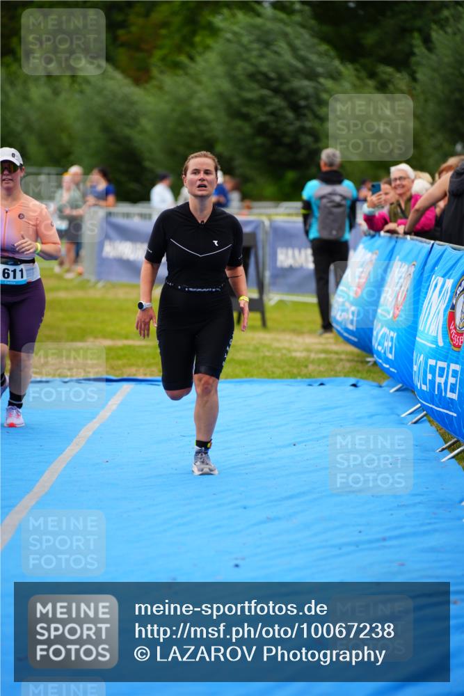 30.08.2026 - Elbe Triathlon Hamburg LAZAROV Photography http://msf.ph/oto/10067238 30.08.2026 12:22:47 Ziel 1609, 1611 meine-sportfotos.de