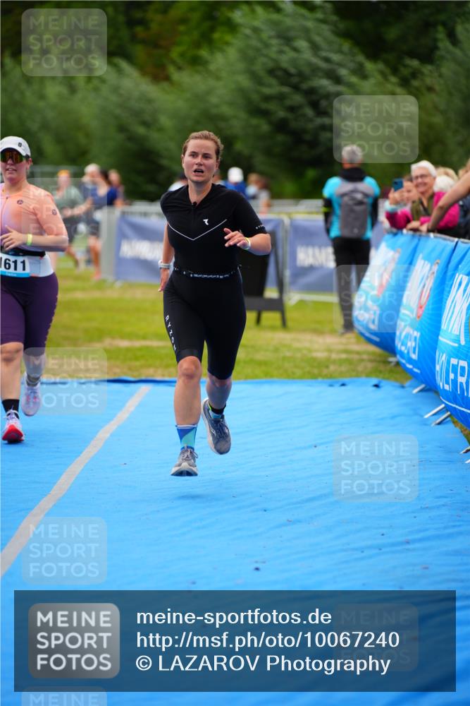 30.08.2026 - Elbe Triathlon Hamburg LAZAROV Photography http://msf.ph/oto/10067240 30.08.2026 12:22:47 Ziel 1609, 1611 meine-sportfotos.de