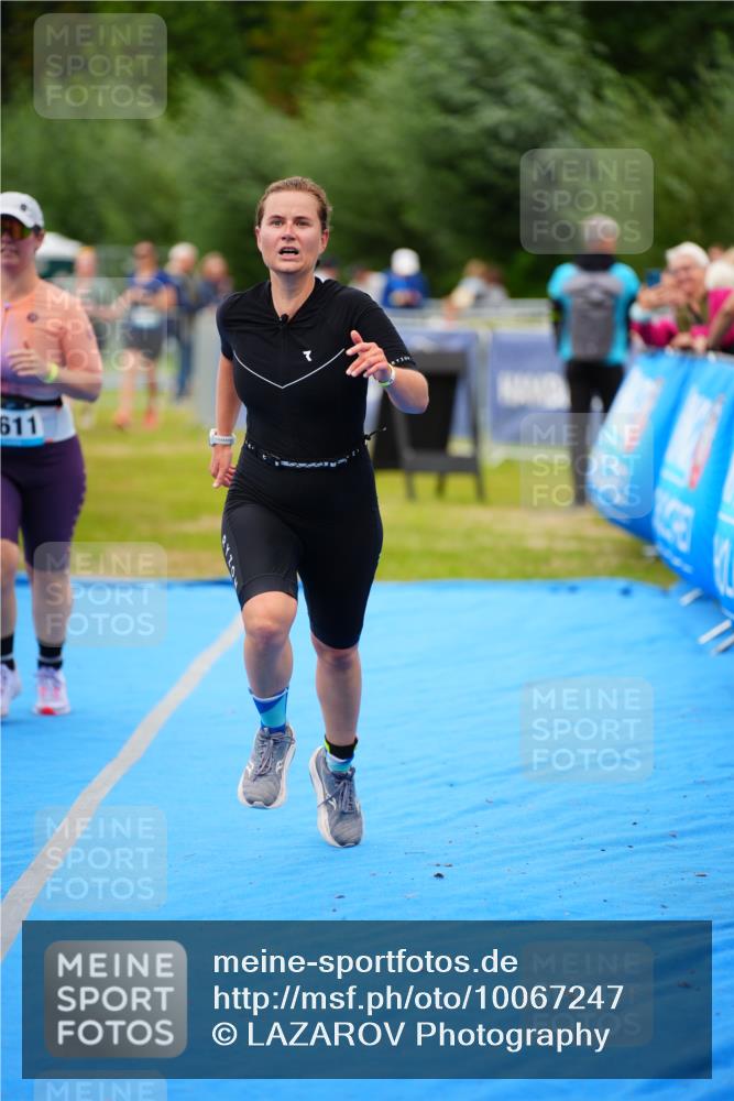30.08.2026 - Elbe Triathlon Hamburg LAZAROV Photography http://msf.ph/oto/10067247 30.08.2026 12:22:48 Ziel 1609, 1611 meine-sportfotos.de