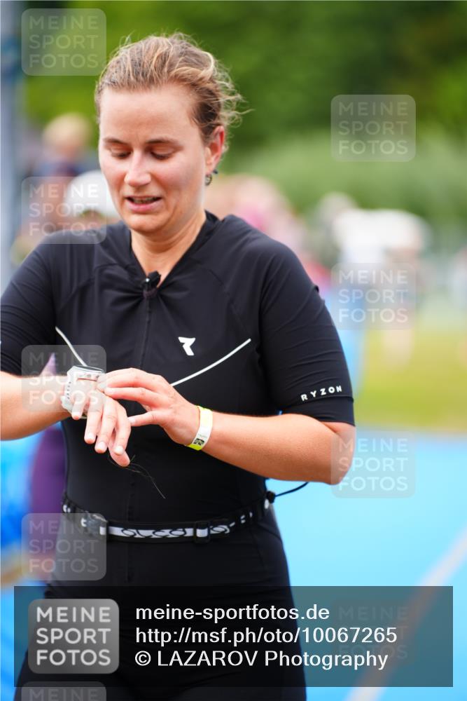 30.08.2026 - Elbe Triathlon Hamburg LAZAROV Photography http://msf.ph/oto/10067265 30.08.2026 12:22:50 Ziel 1540, 1543, 1609, 1611 meine-sportfotos.de