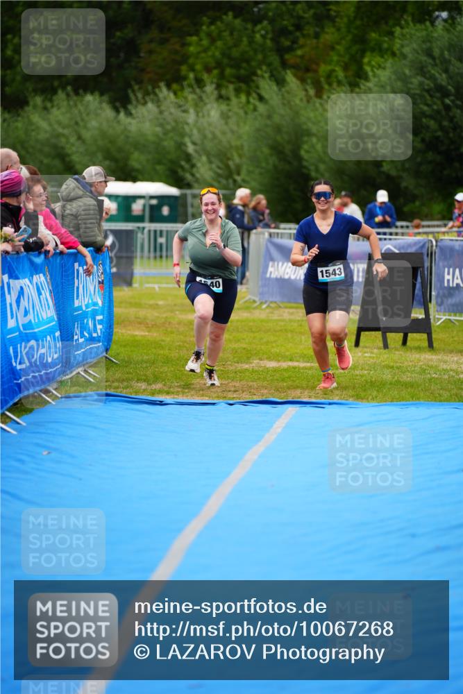 30.08.2026 - Elbe Triathlon Hamburg LAZAROV Photography http://msf.ph/oto/10067268 30.08.2026 12:22:54 Ziel 1540, 1543 meine-sportfotos.de