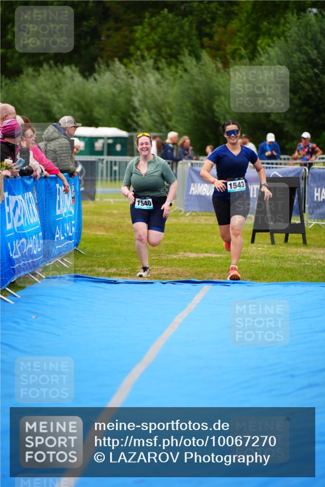 30.08.2026 - Elbe Triathlon Hamburg LAZAROV Photography http://msf.ph/oto/10067270 30.08.2026 12:22:55 Ziel 1540, 1543 meine-sportfotos.de