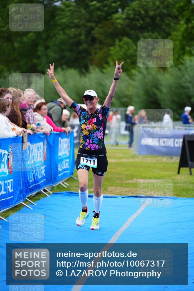 30.08.2026 - Elbe Triathlon Hamburg LAZAROV Photography http://msf.ph/oto/10067317 30.08.2026 12:23:04 Ziel 1711 meine-sportfotos.de